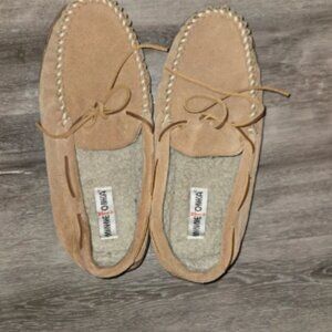 Minnetonka Tan Suede Moccasins